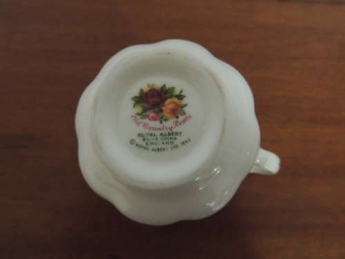 ROYAL ALBERT MILK JUG AND SUGAR BOWL FOR A COFFEE SET - "OLD COUNTRY ROSES"