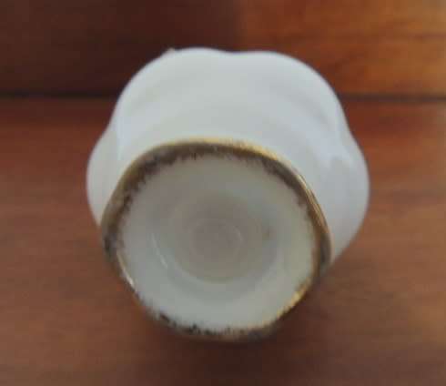 ROYAL ALBERT SALT SHAKER - "OLD COUNTRY ROSES"