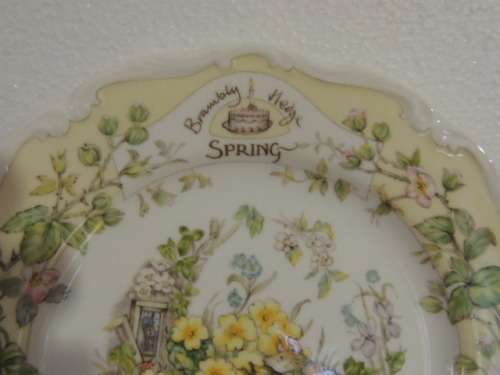 ROYAL DOULTON BRAMBLY HEDGE 20.5 cm PLATE - "SPRING"
