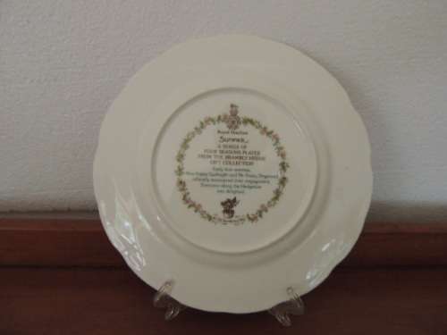 ROYAL DOULTON BRAMBLY HEDGE 20.5 cm PLATE - "SUMMER"