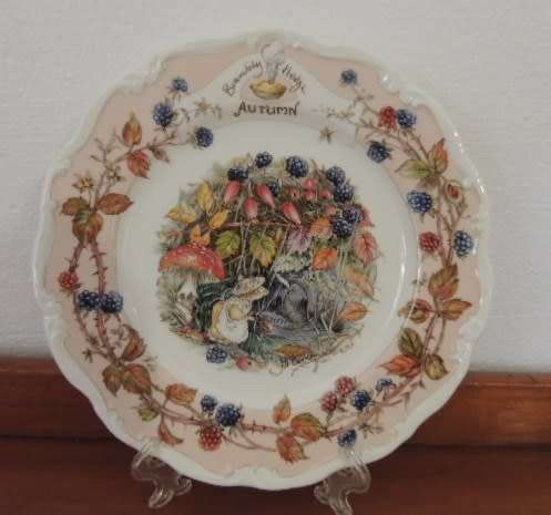 ROYAL DOULTON BRAMBLY HEDGE 20.5 cm PLATE - "AUTUMN"