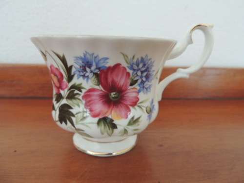 ROYAL ALBERT FLOWER OF THE MONTH SERIES TRIO - "AUGUST" POPPY