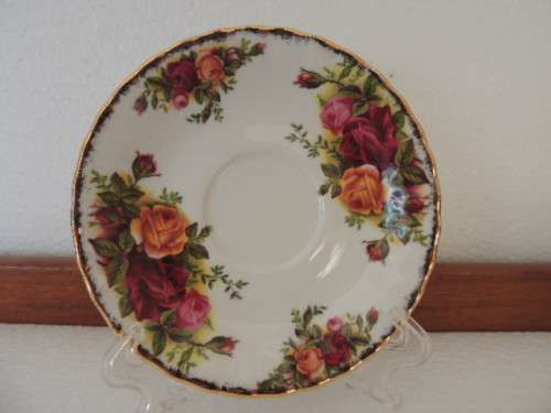 ROYAL ALBERT COFFEE DUO - "OLD COUNTRY ROSES"