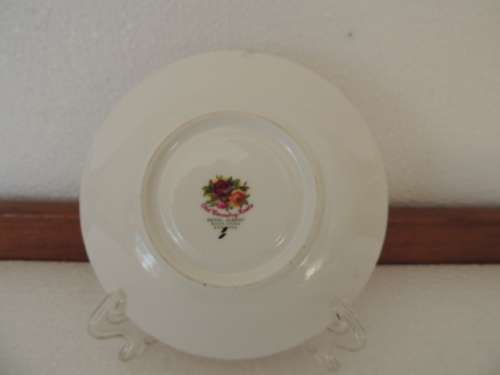 ROYAL ALBERT COFFEE DUO - "OLD COUNTRY ROSES"