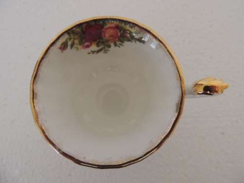 ROYAL ALBERT COFFEE DUO - "OLD COUNTRY ROSES"