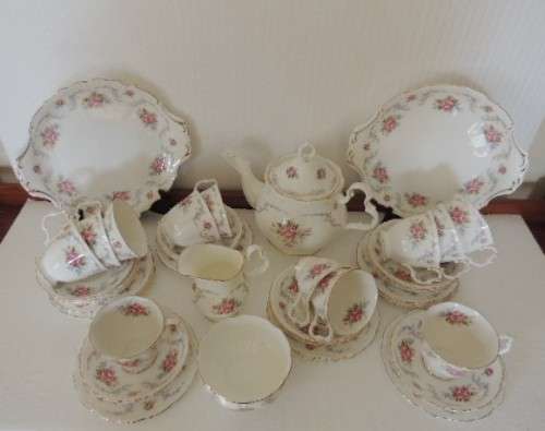 ROYAL ALBERT 41 PIECE TEA SET - "TRANQUILLITY" - SET B - FANTASTIC WEEKEND SPECIAL