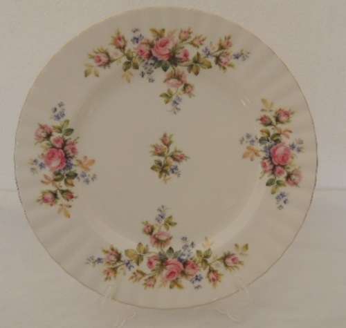 ROYAL ALBERT ENTREE PLATE - "MOSS ROSE"