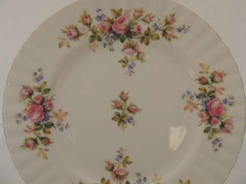 ROYAL ALBERT ENTREE PLATE - "MOSS ROSE"