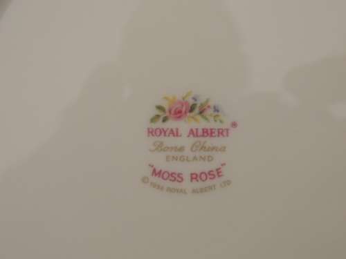 ROYAL ALBERT ENTREE PLATE - "MOSS ROSE"