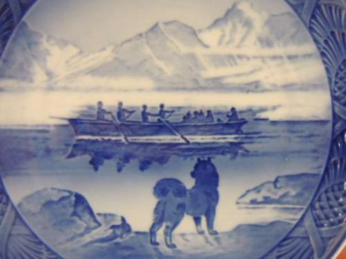 ROYAL COPENHAGEN COLLECTOR'S CHRISTMAS PLATE 1968 - "THE LAST UMIAK"