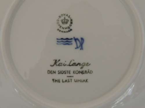 ROYAL COPENHAGEN COLLECTOR'S CHRISTMAS PLATE 1968 - "THE LAST UMIAK"