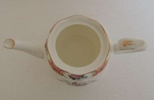 AWESOME ROYAL ALBERT 23 PIECE TEA SET - "LADY CARLYLE"