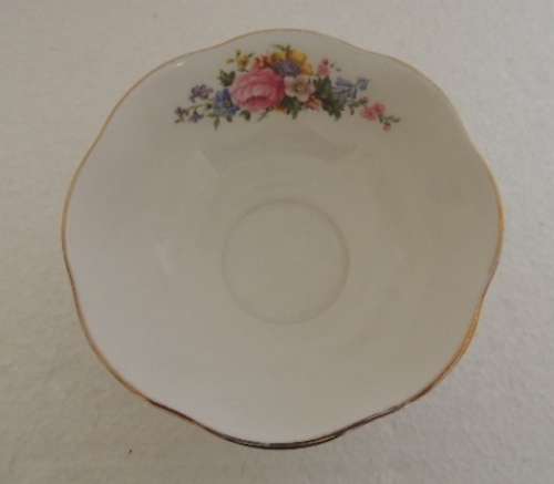 AWESOME ROYAL ALBERT 23 PIECE TEA SET - "LADY CARLYLE"