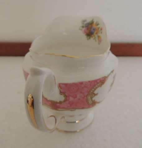 AWESOME ROYAL ALBERT 23 PIECE TEA SET - "LADY CARLYLE"