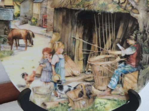 ROYAL DOULTON OLD COUNTRY CRAFTS PLATE - "THE BASKET MAKER" 1991, BOXED WITH COA