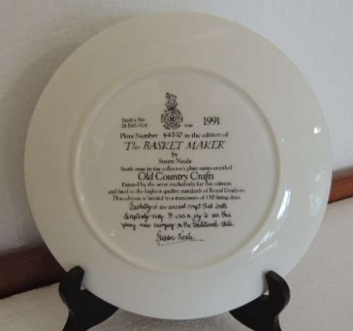 ROYAL DOULTON OLD COUNTRY CRAFTS PLATE - "THE BASKET MAKER" 1991, BOXED WITH COA
