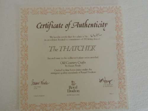 ROYAL DOULTON OLD COUNTRY CRAFTS PLATE - "THE THATCHER" 1990, BOXED WITH COA