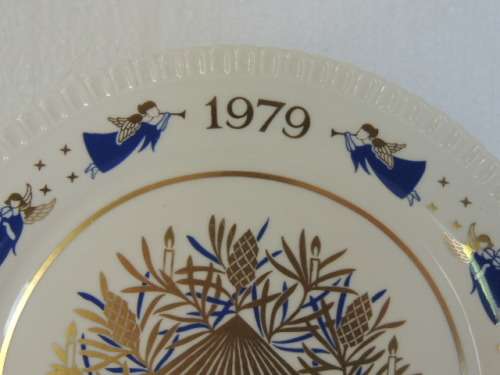 SPODE CHRISTMAS PLATE 1979 "AWAY IN A MANGER" - LIMITED PRODUCTION