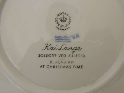ROYAL COPENHAGEN CHRISTMAS PLATE 1966 - "BLACKBIRD AT CHRISTMAS TIME"