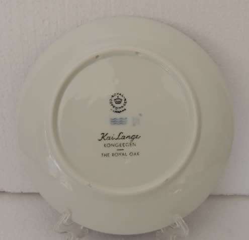 ROYAL COPENHAGEN CHRISTMAS PLATE 1967 - "THE ROYAL OAK"