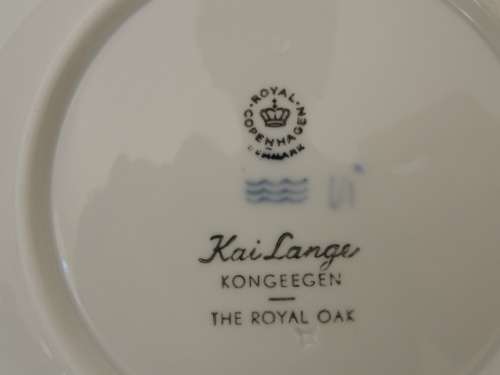 ROYAL COPENHAGEN CHRISTMAS PLATE 1967 - "THE ROYAL OAK"