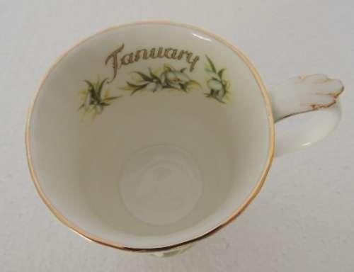 ROYAL ALBERT MUG FLOWER OF THE MONTH SERIES - "JANUARY - SNOWDROPS"