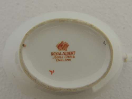 ROYAL ALBERT MILK JUG  (TEA SET SIZE) - "HEIRLOOM" PATTERN