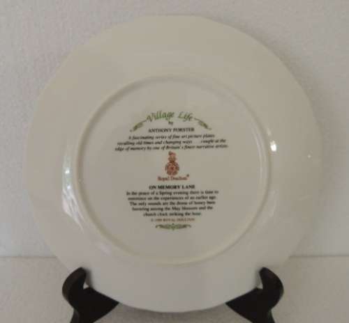 ROYAL DOULTON PLATE - VILLAGE LIFE SERIES, "ON MEMORY LANE"