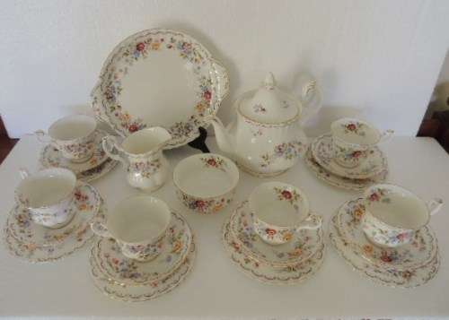ROYAL ALBERT 22 PIECE TEA SET - "JUBILEE ROSE" - ABSOLUTELY ASTOUNDING