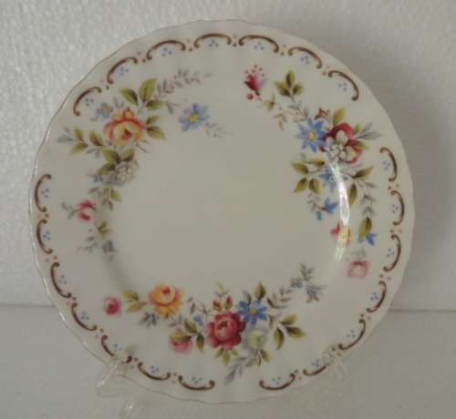 ROYAL ALBERT 22 PIECE TEA SET - "JUBILEE ROSE" - ABSOLUTELY ASTOUNDING