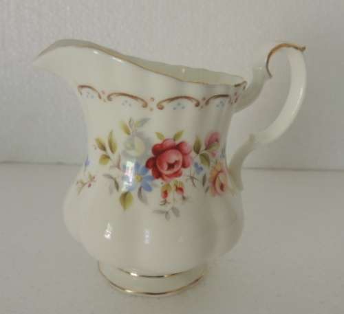 ROYAL ALBERT 22 PIECE TEA SET - "JUBILEE ROSE" - ABSOLUTELY ASTOUNDING