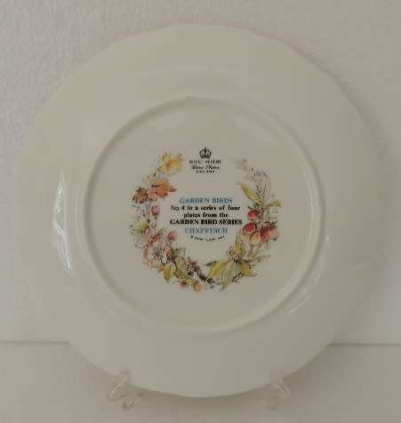 ROYAL ALBERT PLATE - GARDEN BIRDS SERIES " CHAFFINCH "