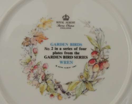 ROYAL ALBERT PLATE - GARDEN BIRDS SERIES " WREN "