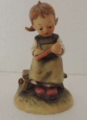 HUMMEL FIGURINE  - " BUSY STUDENT " # 367 DATED 1963
