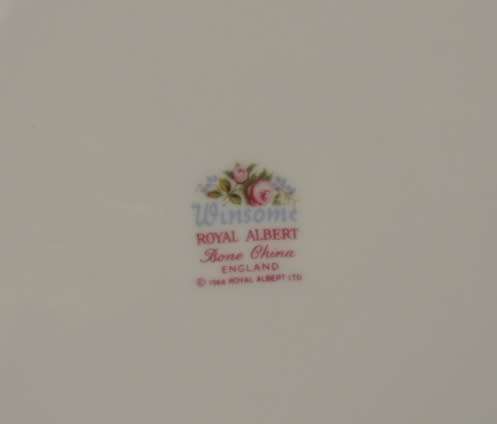 ROYAL ALBERT CAKE SERVER/PLATE - "WINSOME"