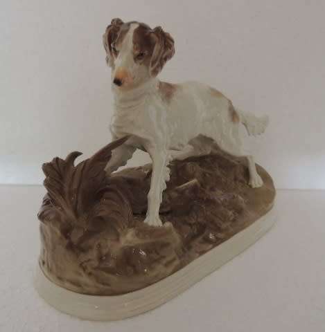 GERMAN NYMPHENBURG PORCELAIN SPANIEL HUNTING DOG - BY P.J. MENE