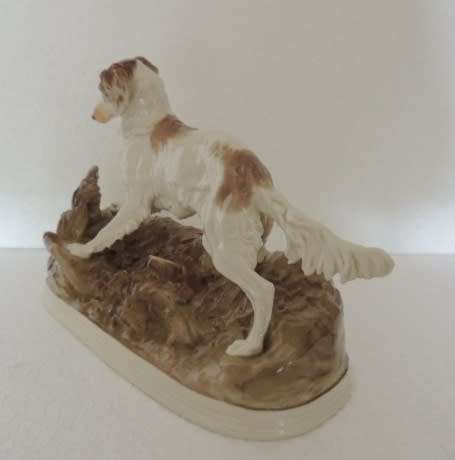 GERMAN NYMPHENBURG PORCELAIN SPANIEL HUNTING DOG - BY P.J. MENE