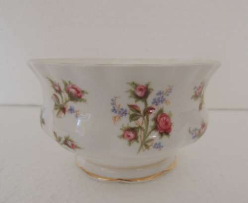 ROYAL ALBERT SMALL SUGAR BOWL - "WINSOME"