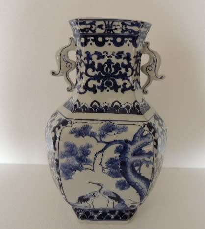 CHINESE TWIN HANDLE VASE