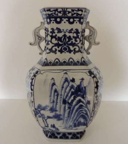CHINESE TWIN HANDLE VASE