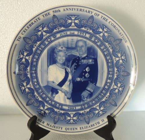 Wedgwood plate 2003 - 50th Anniversary Of The Queen`s Coronation, boxed