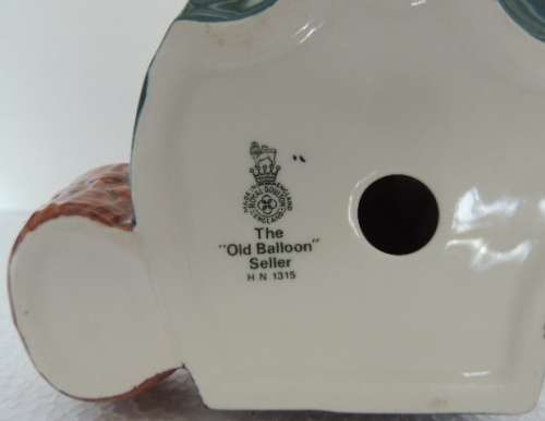 ROYAL DOULTON FIGURINE - "THE OLD BALLOON SELLER" HN 1315