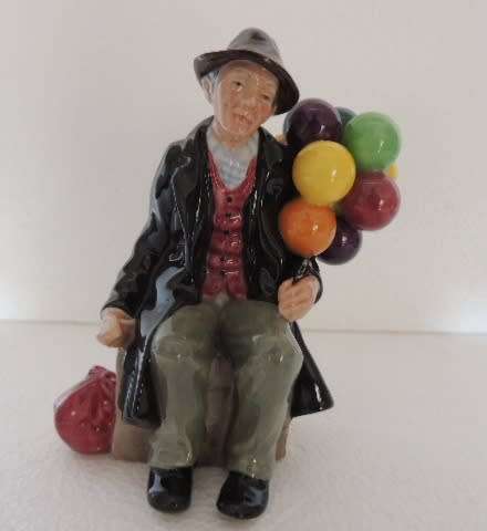ROYAL DOULTON FIGURINE - "THE BALLOON MAN" HN 1954