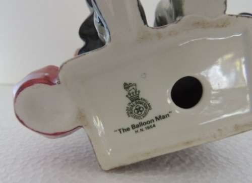 ROYAL DOULTON FIGURINE - "THE BALLOON MAN" HN 1954