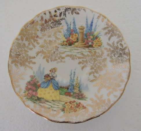 COLCLOUGH  SAUCER - CRINOLINE LADY