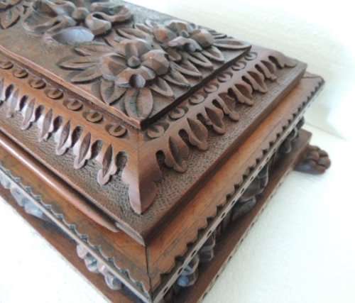 EXQUISITELY CARVED TEAK BOX ON PAW FEET