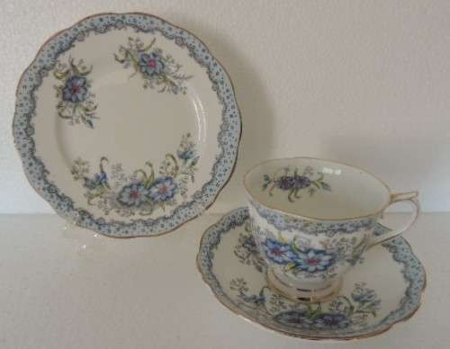 ROYAL ALBERT TRIO - "GEM" BLUE