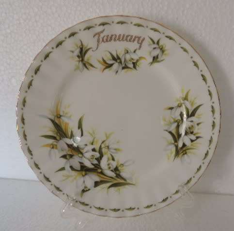 ROYAL ALBERT FLOWER OF THE MONTH TRIO JANUARY - "SNOWDROPS"