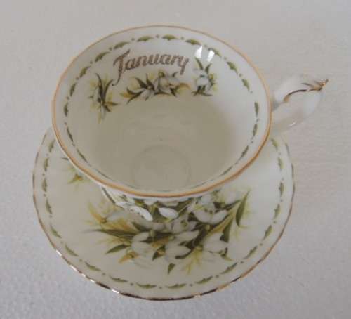 ROYAL ALBERT FLOWER OF THE MONTH TRIO JANUARY - "SNOWDROPS"