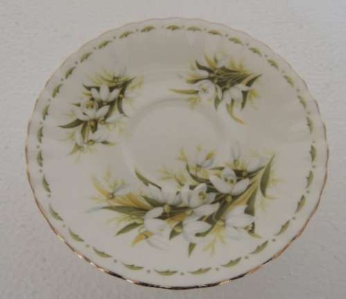 ROYAL ALBERT FLOWER OF THE MONTH TRIO JANUARY - "SNOWDROPS"